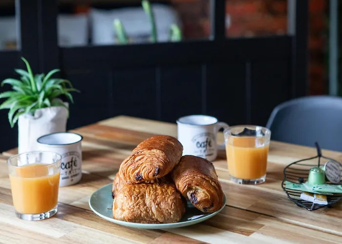 Hyper Centre The Factory 公寓